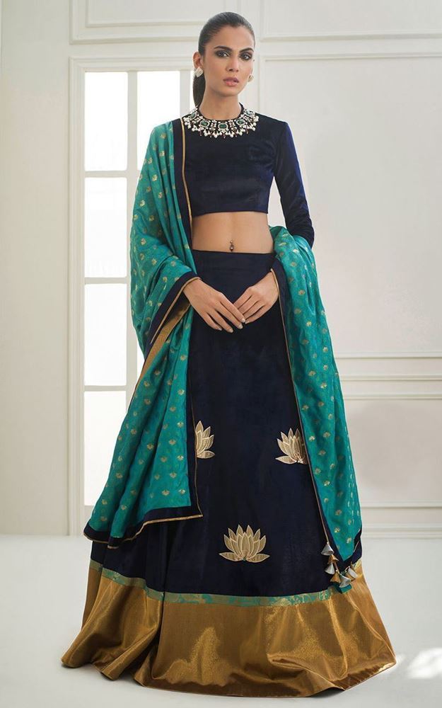 Picture of Velvet embellished choli with lehnga